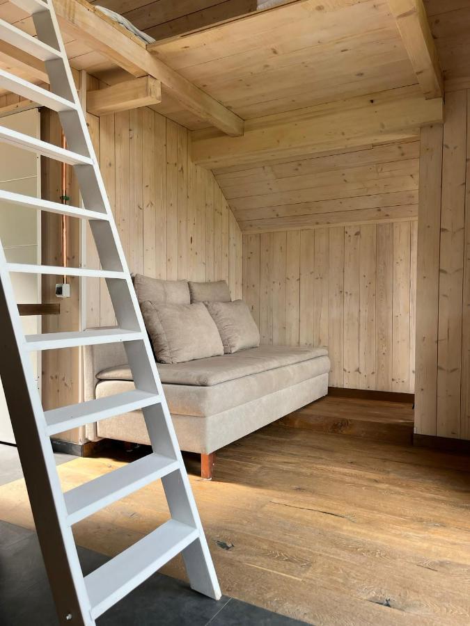 فيلا Bramble Tiny House Zărneşti المظهر الخارجي الصورة